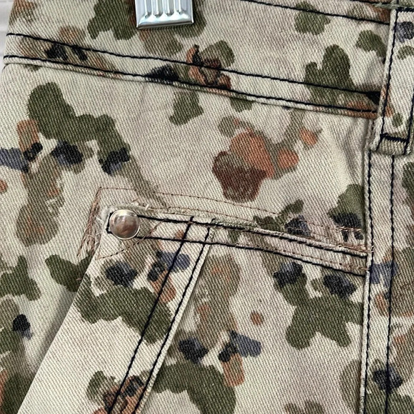 Anthropologie Camo Pants Size 6 - Picture 8 of 12